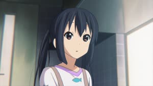 Rating: Safe Score: 45 Tags: animated artist_unknown character_acting hair k-on!! k-on_series running User: evandro_pedro06